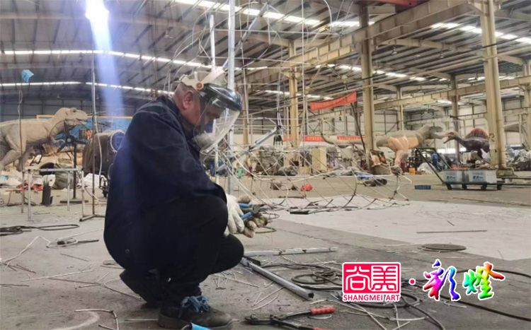 彩燈制作師傅的優秀品質如何提升？